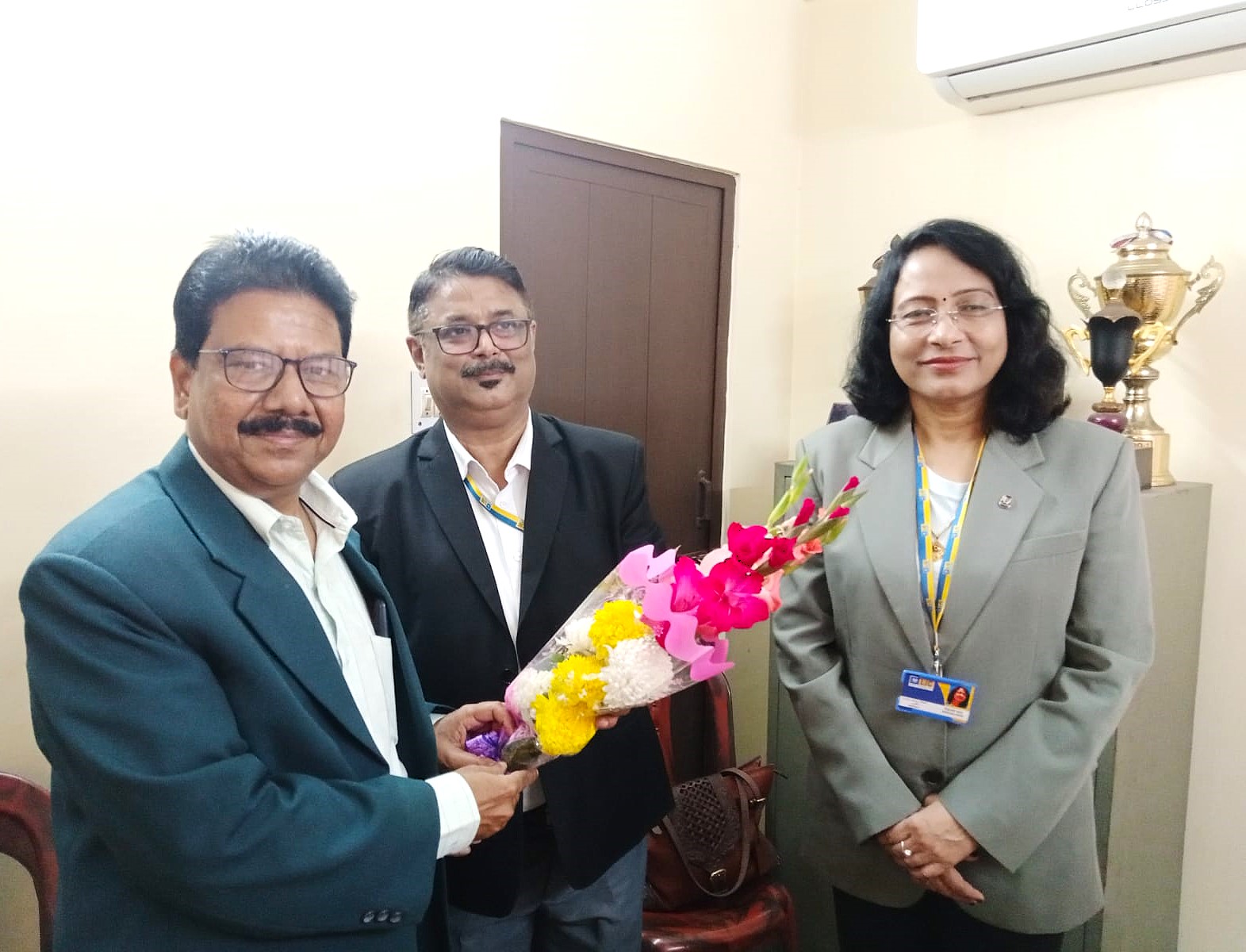 Mr. Amitava Chakraborty (Manager Sales, KMDO-1, LIC) visied our office